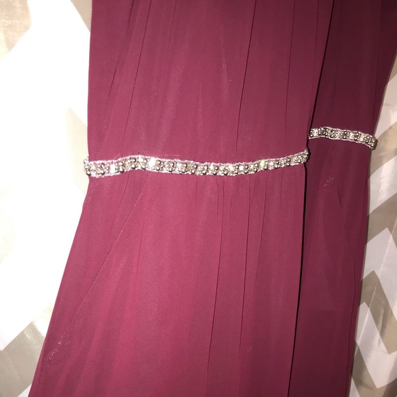 A beautiful dress - Picture 3 of 5